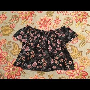 Off shoulders top